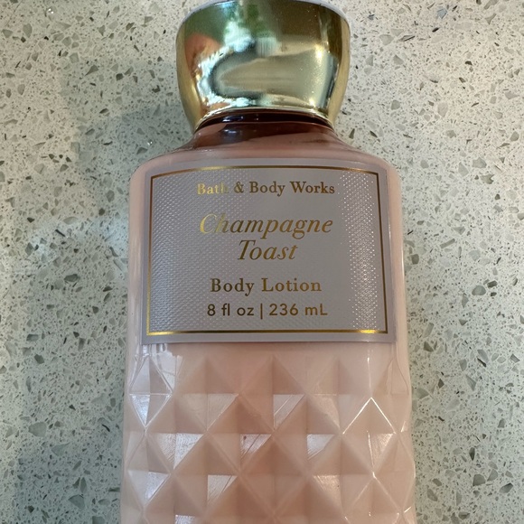 Bath & Bodyworks Champagne Toast - Picture 2 of 5